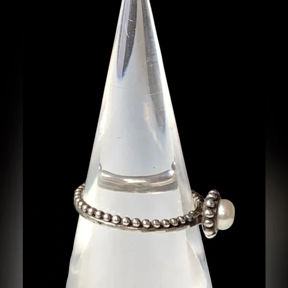 SILPADA Retired Sterling Silver Pearl Woman’s Ring Designer Jewelry - Picture 5 of 9